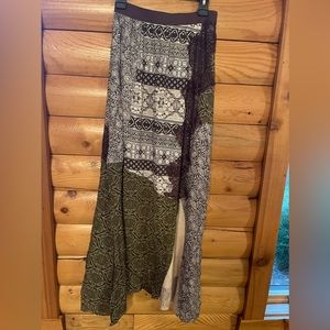 Buckle, gimmicks, green multicolor, maxi skirt, size small